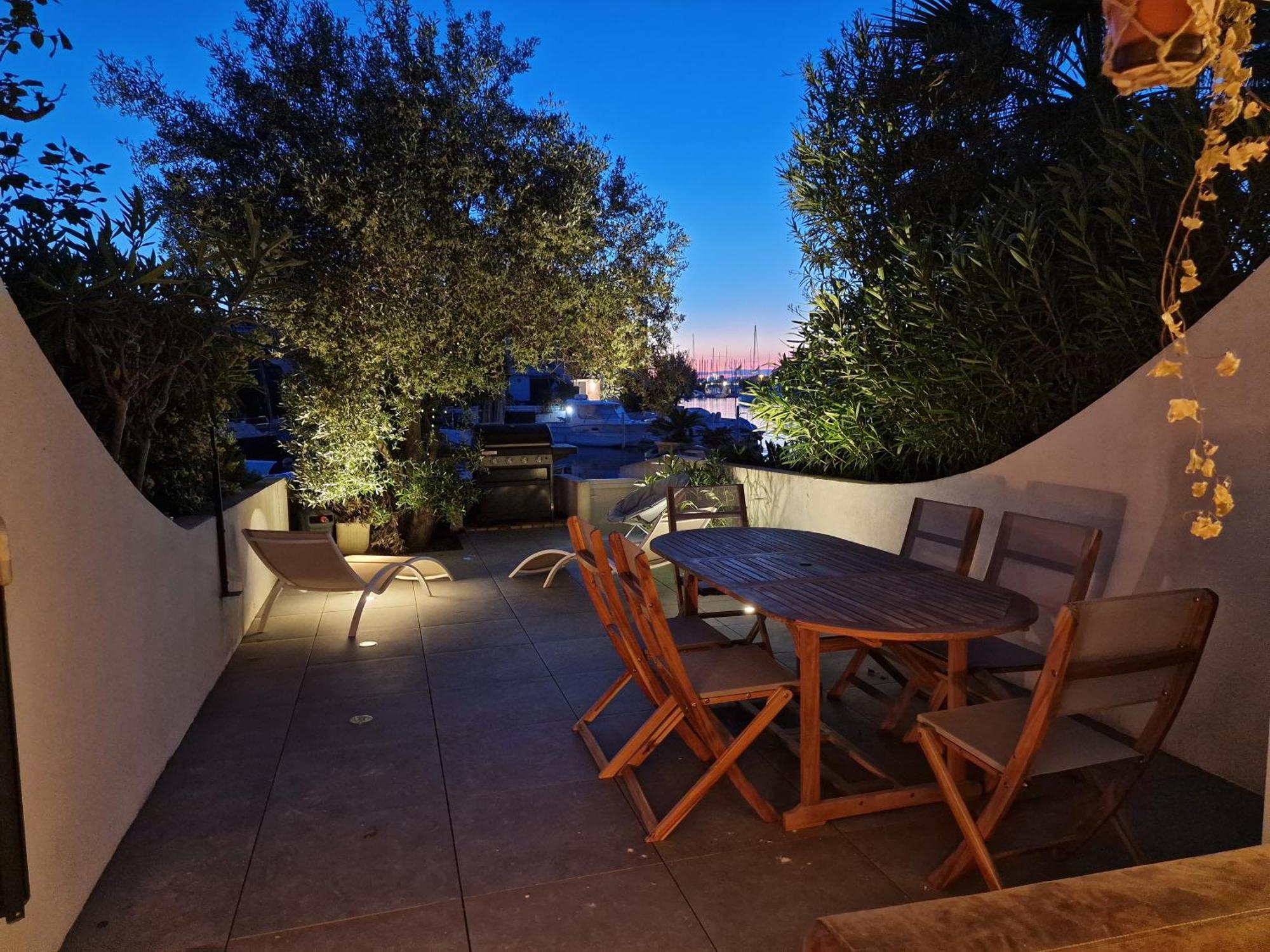 Marina Exceptionnelle - 8 Pers - 120 M2 Vue Mer - Suites Parentales - Cinema - Ponton Le Grau-du-Roi Dış mekan fotoğraf